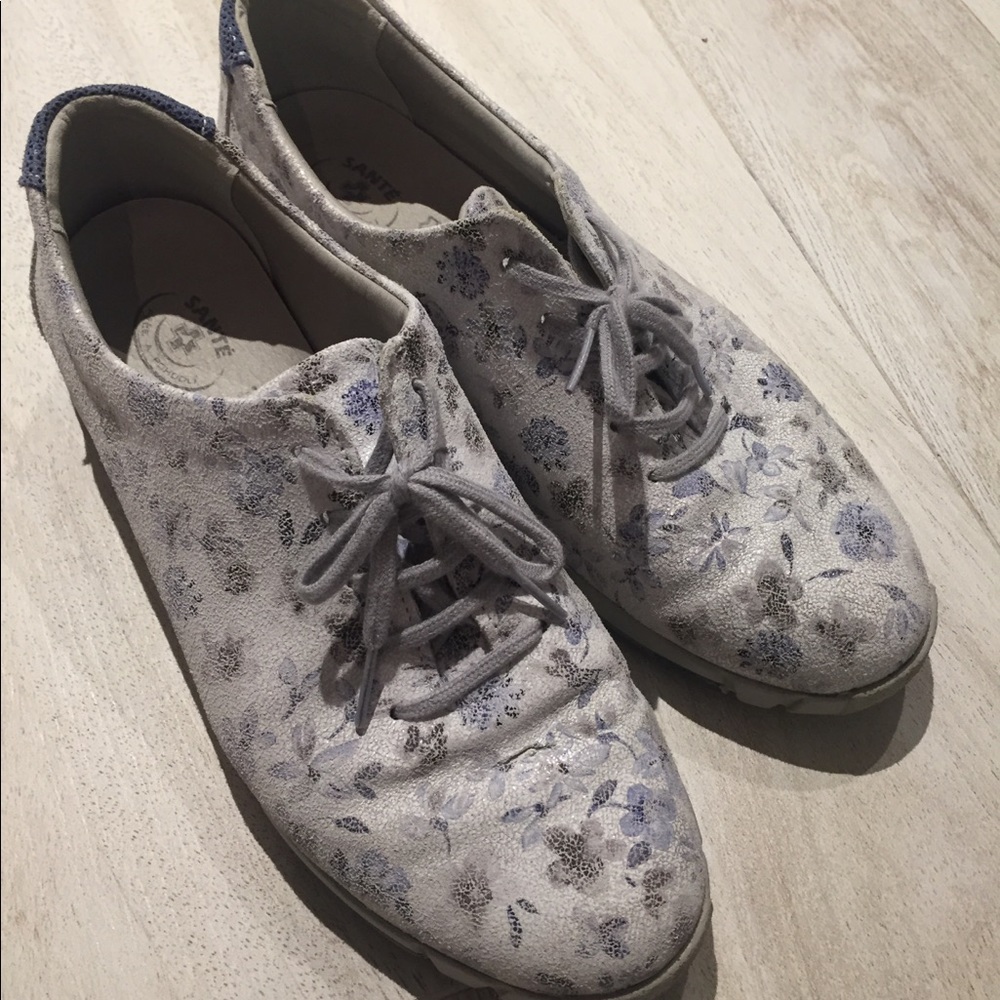 Woman orthopedic shoes